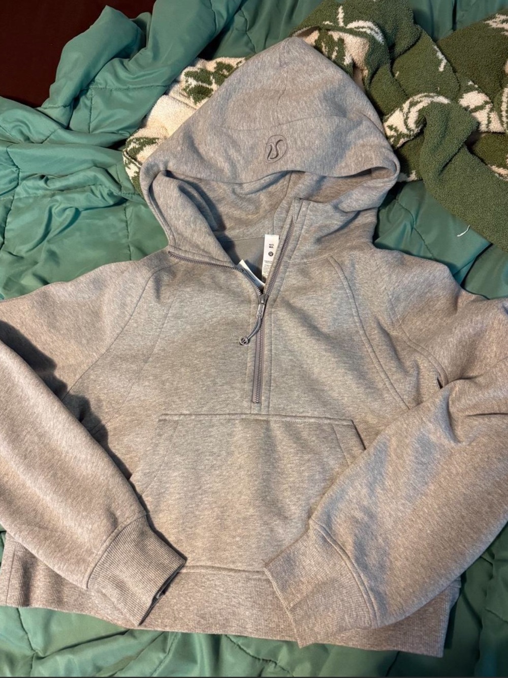 lululemon athletica women’s cropped Light Gray Quarter-Zip Hoodie